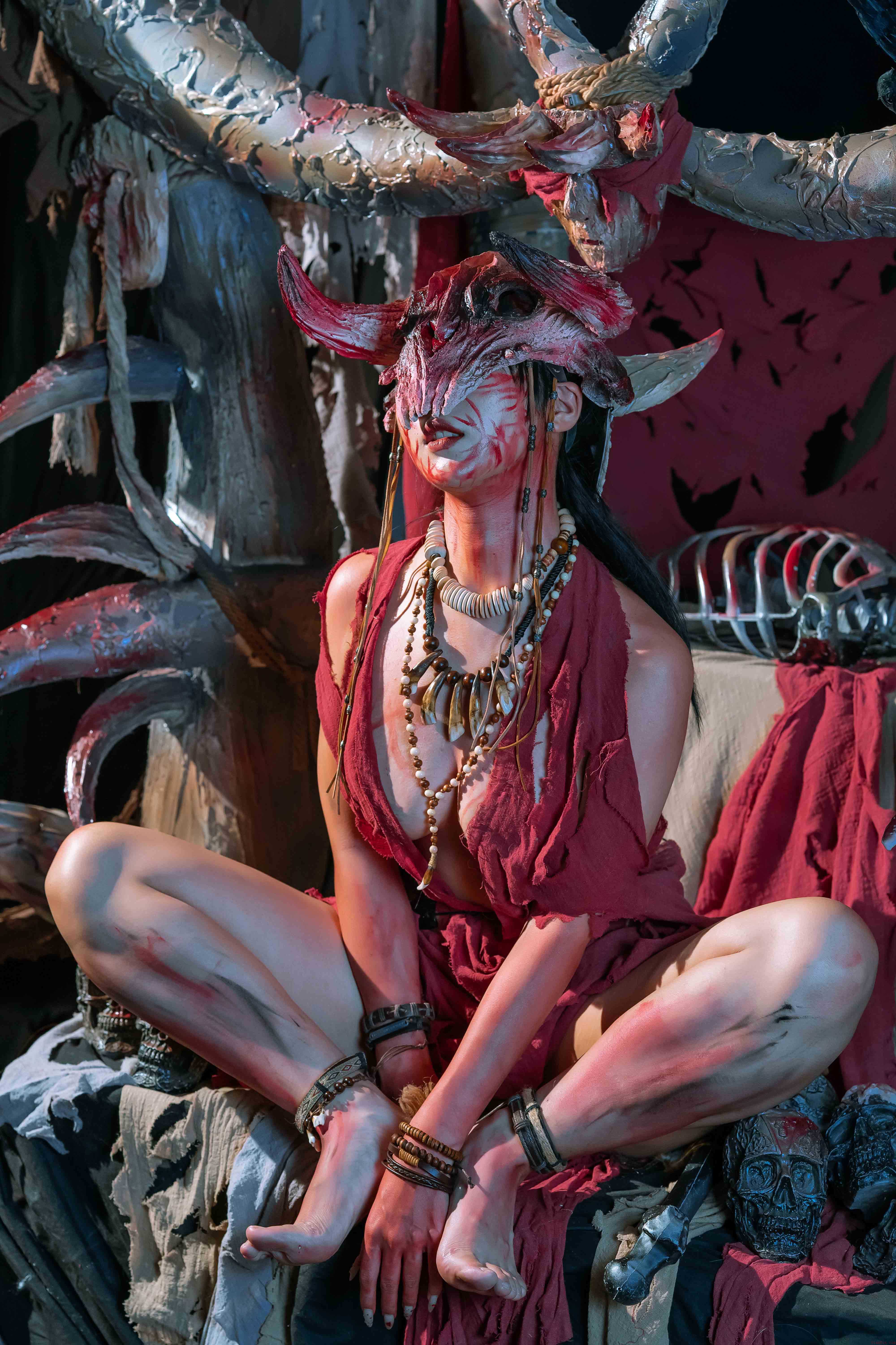 【新】云溪溪 – 奶桃桃 米骇亚·憎恶 [18P][285MB百度云]